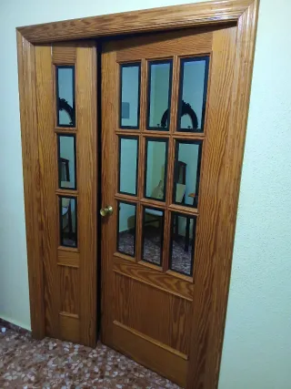Puerta de madera interior