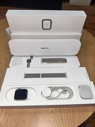 Apple Watch Series 4 GPS 40mm Gris