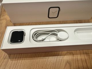 Apple Watch Series 4 GPS 40mm Gris