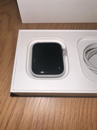 Apple Watch Series 4 GPS 40mm Gris