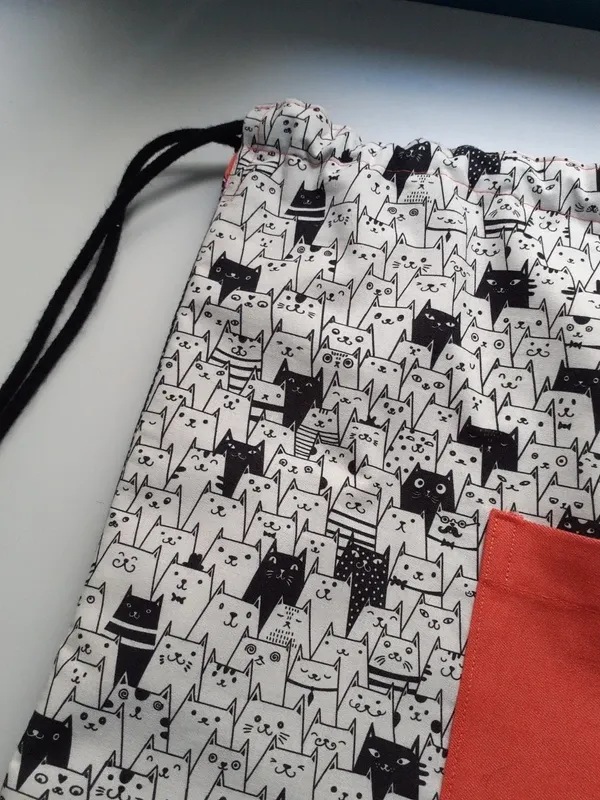 Mochila de cuerdas con estampado de gatos