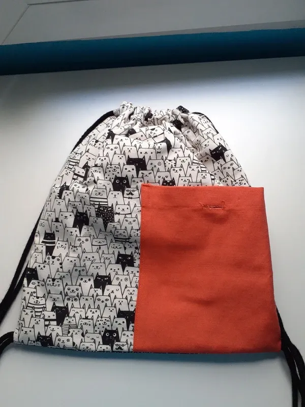 Mochila de cuerdas con estampado de gatos