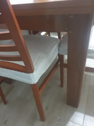 Mesa extensible madera con 4 sillas