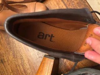 Botines ART de piel negro.