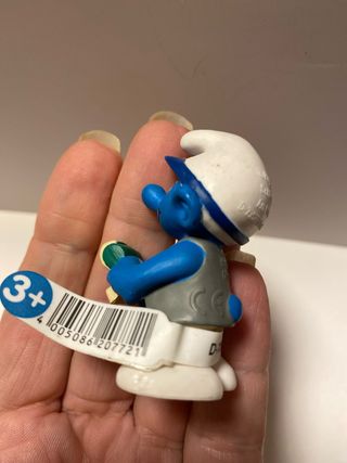 Figura Pitufo con rollo de papel