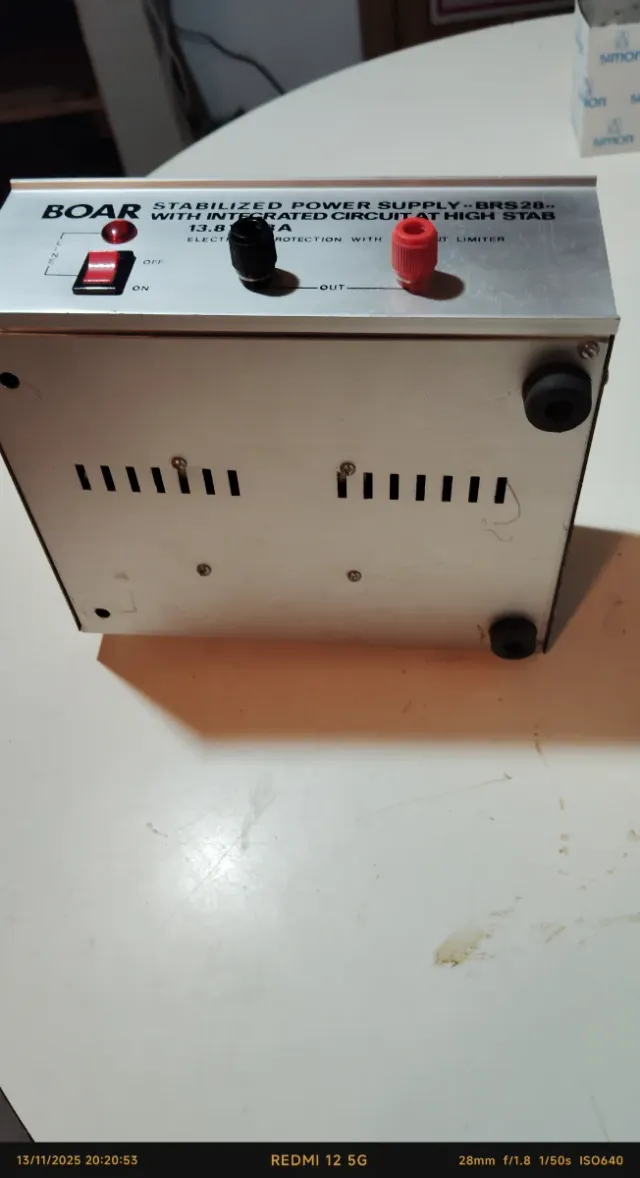 Fuente Alimentación Estabilizada BOAR BRS28