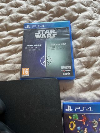 PS4 Slim Negra + 2 Mandos + Juegos