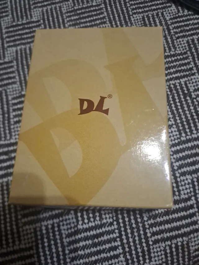 Tarjetero negro acolchado con cremallera