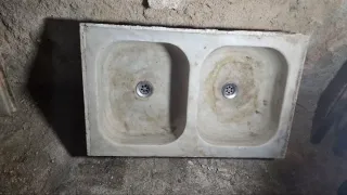 Fregadero doble antiguo de mármol