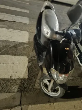 Moto Kymco 35450 km.