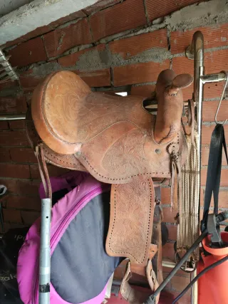 Montura estilo western de cuero