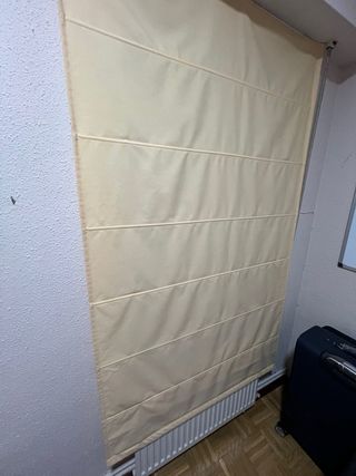 Cortina beige tela poco transparente