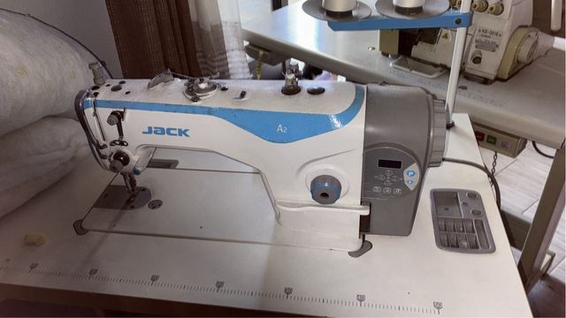 Máquina de coser JACK plana y remalladora