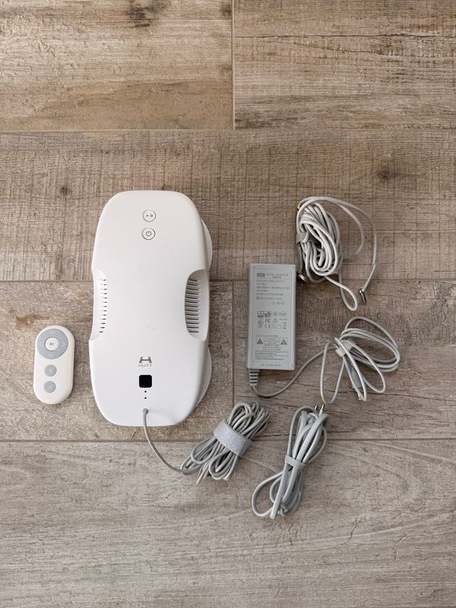 Robot Limpiacristales Hutt + Mando