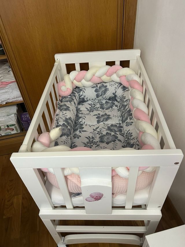 Cuna bebé blanca con colchón y funda