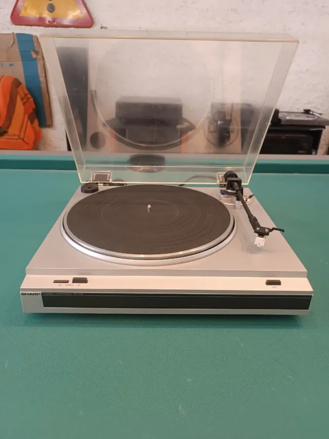 Tocadiscos Sharp