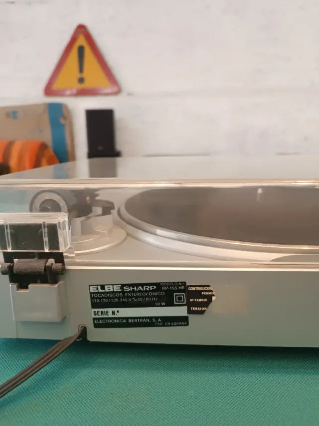 Tocadiscos Sharp