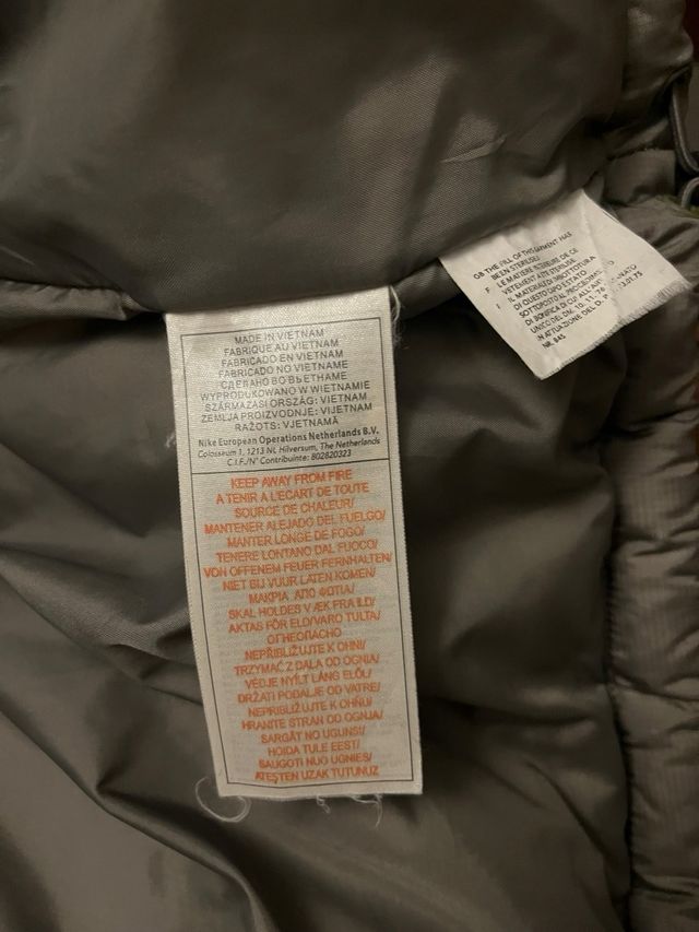 Chaqueta Plumífero Nike Vintage Gris