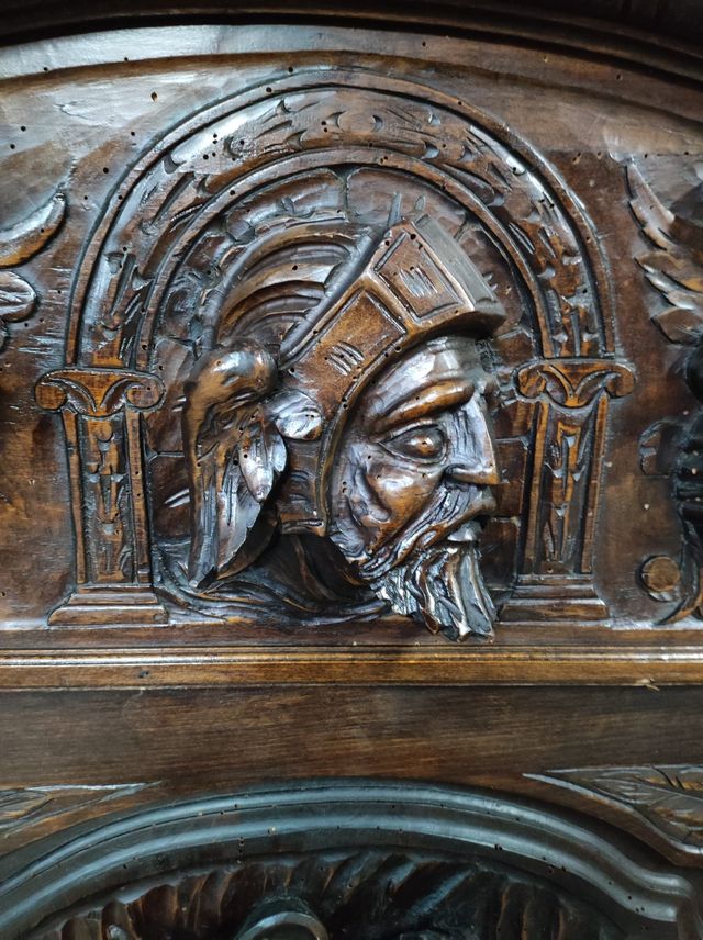 MUEBLE ANTIGUO RAÚL