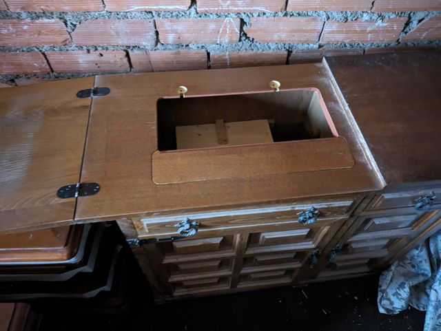 MUEBLE CASTELLANO PARA MAQUINA DE COSER