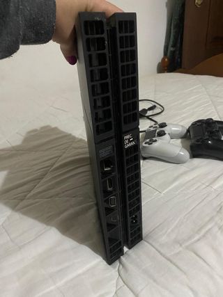 PS4 (PlayStation 4) Negra + Juegos