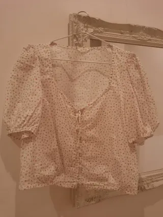 Blusa Eseoese floral manga corta