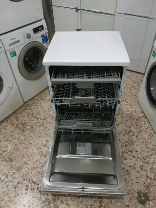 Lavavajillas Samsung Blanca de ancho 60 alto 84