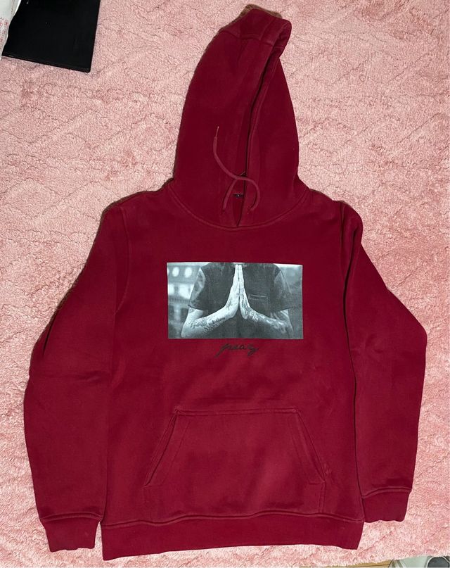 Sudadera Roja con Estampado Pray