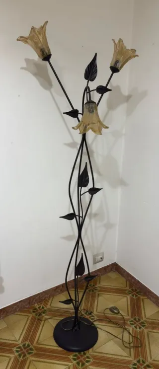 Prezzo trattabile. Set di 3 Lampadari e lampada