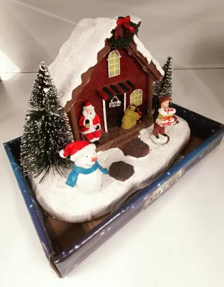 Scena Natalizia Villaggio Magico con Luci e Musica