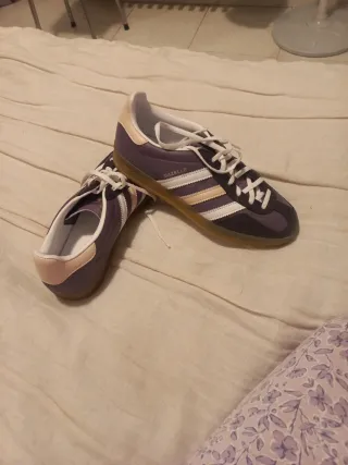 Zapatillas Adidas Gazelle Mujer Morado.