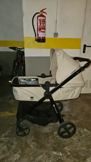 Coche de bebé Kinderkraft(transformer)