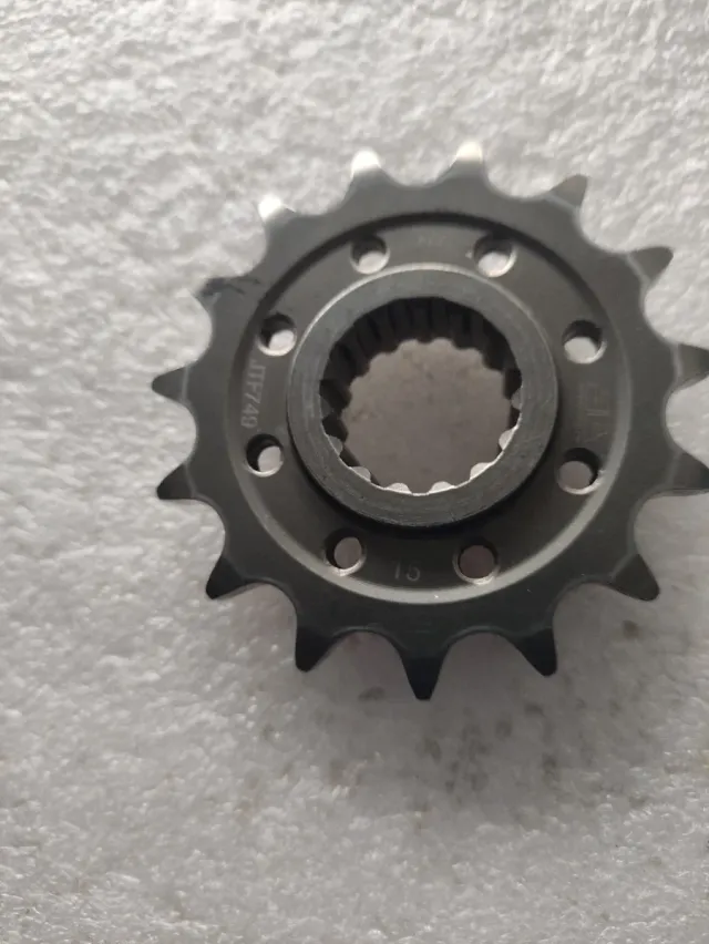 Piñón 15 dientes para Ducati