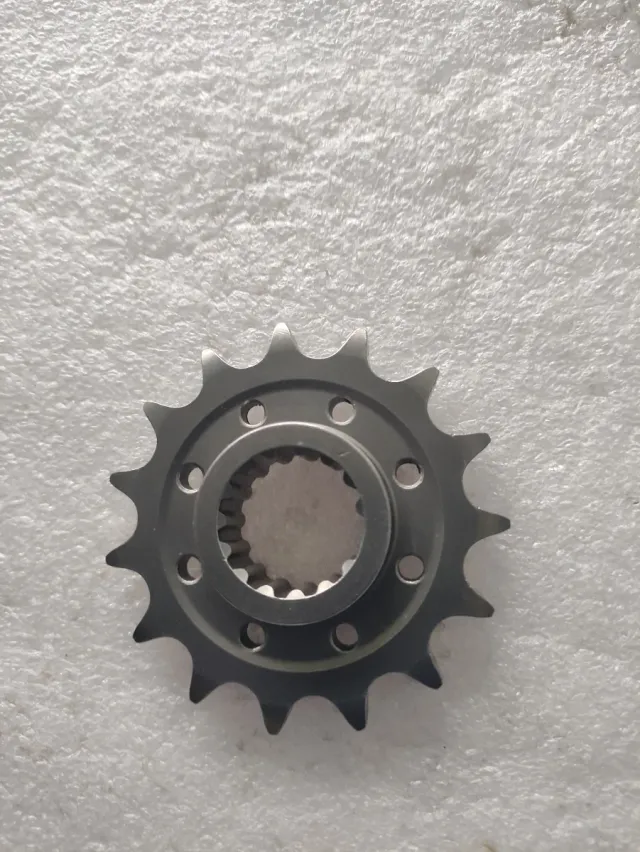 Piñón 15 dientes para Ducati