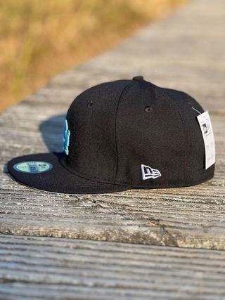 Gorra New Era LA Negra y Turquesa