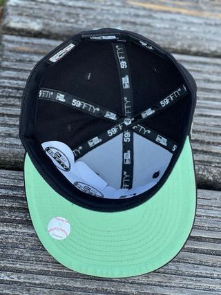 Gorra New Era LA Negra y Turquesa