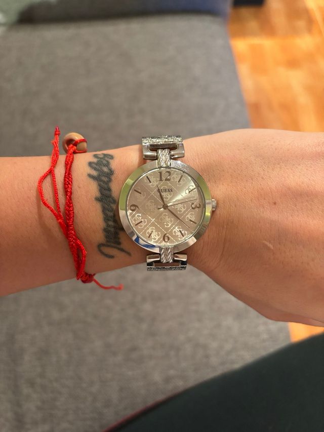 Reloj Guess Plateado Elegante Original