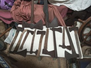 Lote de hachas antiguas