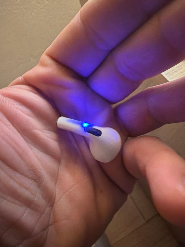 Fones de Ouvido Sem Fio Brancos