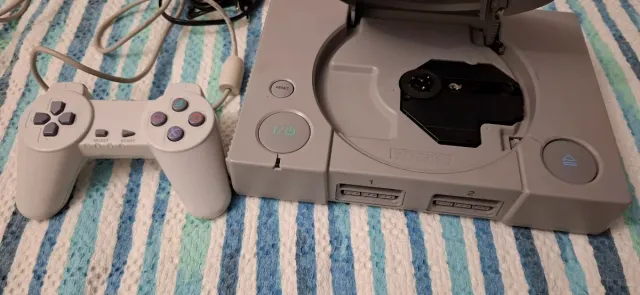 Sony PlayStation 1 (PS1) Console completa