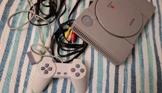 Sony PlayStation 1 (PS1) Console completa