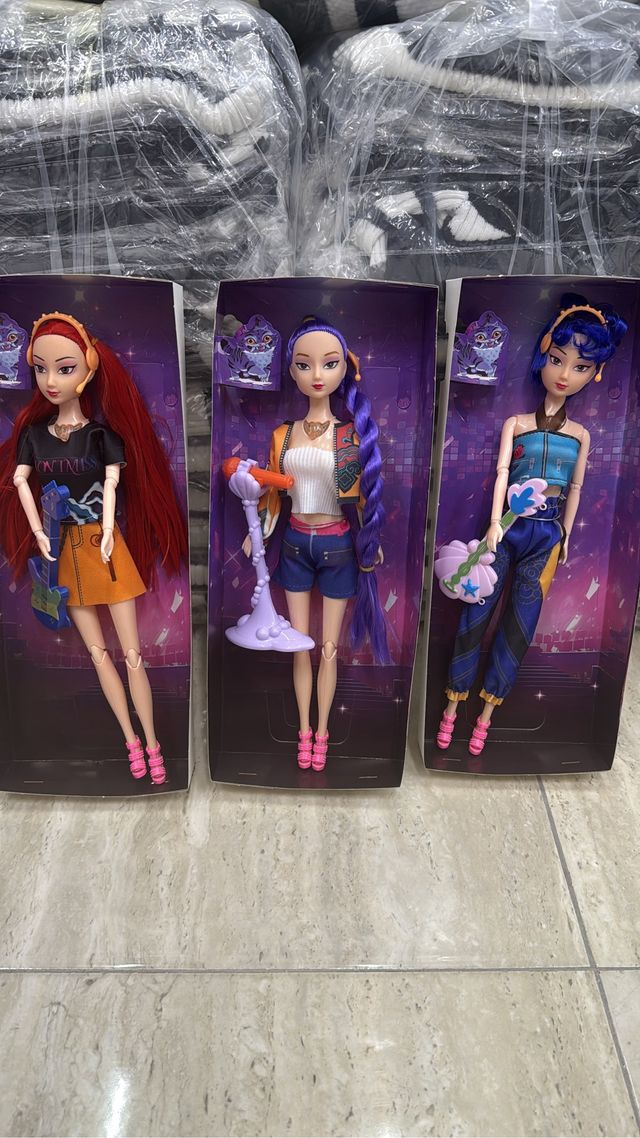 Muñecas Huntrix con música