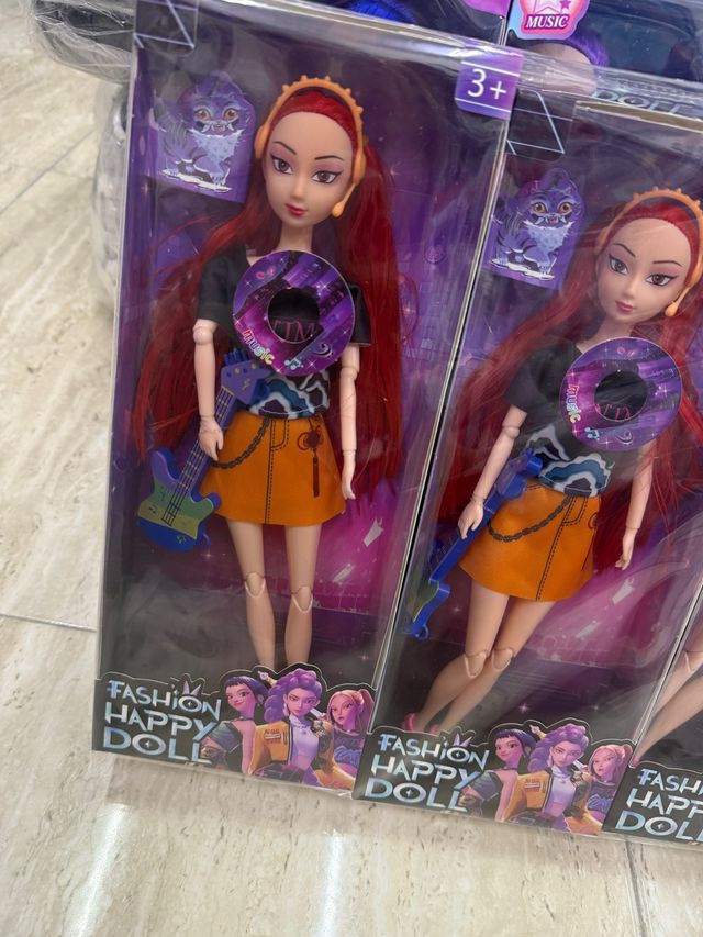 Muñecas Huntrix con música