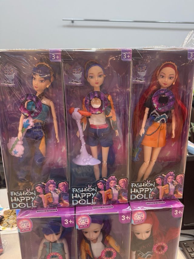 Muñecas Huntrix con música