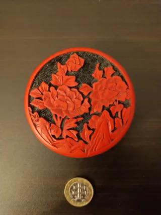 Caja china de laca cinabrio