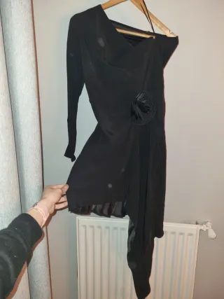 Vestido fiesta asimétrico negro