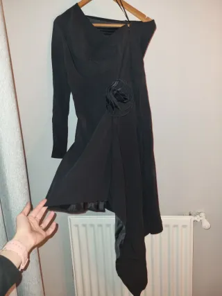 Vestido fiesta asimétrico negro