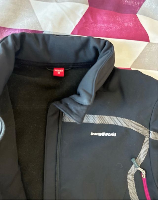 Chaqueta Trangoworld Negra y Rosa