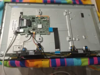 *Despiece TV Samsung UE32J4000