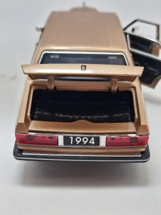 Rolls Royce Silver Spur 1994, scala 1:32,NUOVA.